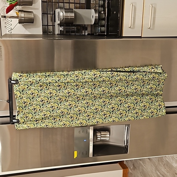 💕FAVORITE DAUGHTER💕 The Gwen Satin Midi Skirt ~ Green Floral Print XL NWOT - Picture 15 of 16